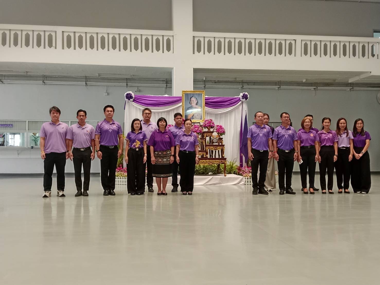 เข้าร่วมพิธีลงนามถวายพระพรชัยมงคล สมเด็จพระกนิษฐาธิราชเจ้า เนื่องในโอกาสวันคล้ายวันพระราชสมภพทรงเจริญพระชนมายุ ๗๐ พรรษา
