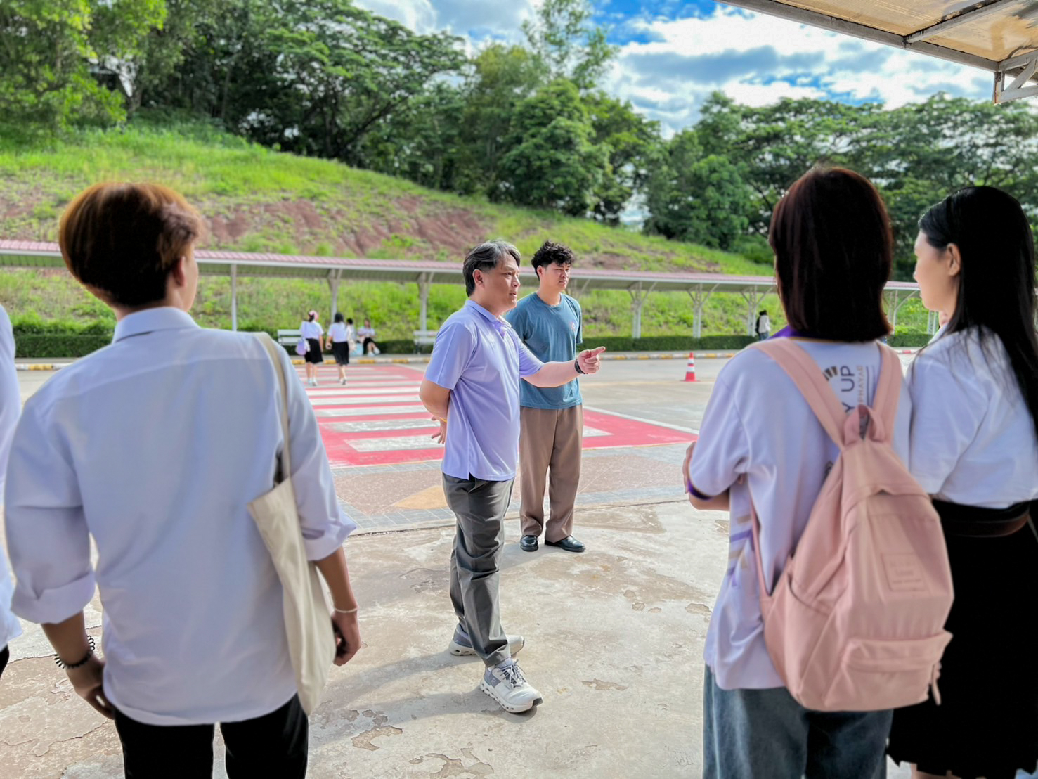 ศูนย์สิ่งแวดล้อมและการจัดการทียั่งยืน ลงพื้นที่ตรวจสอบการใช้บริการรถโดยสารไฟฟ้า